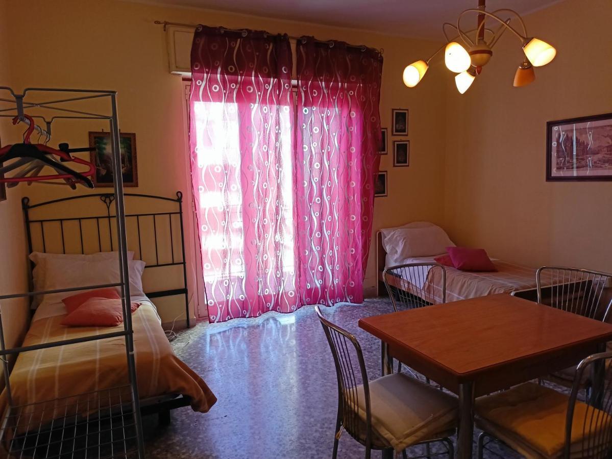 סירקוזה Amuny Sicily Guest House מראה חיצוני תמונה