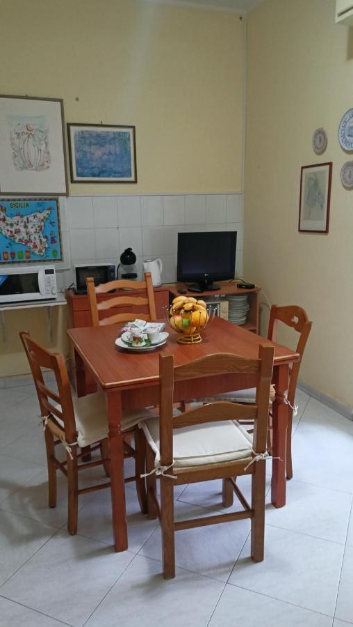 סירקוזה Amuny Sicily Guest House מראה חיצוני תמונה
