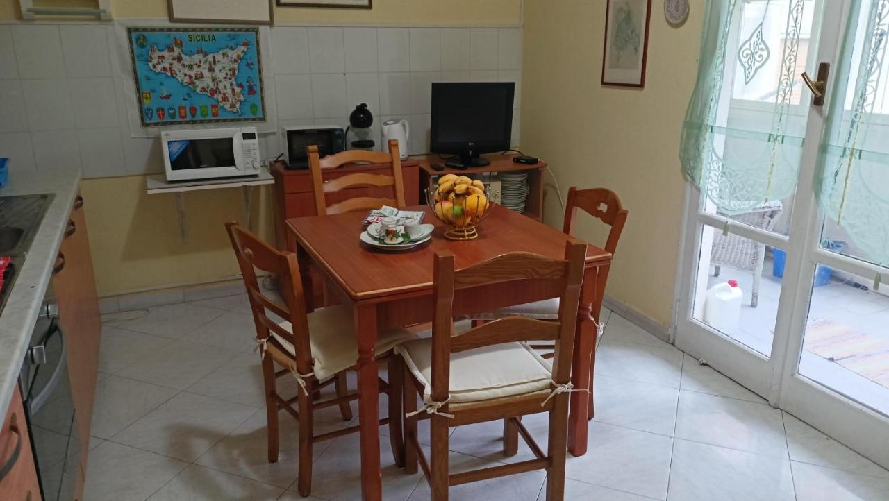 סירקוזה Amuny Sicily Guest House מראה חיצוני תמונה